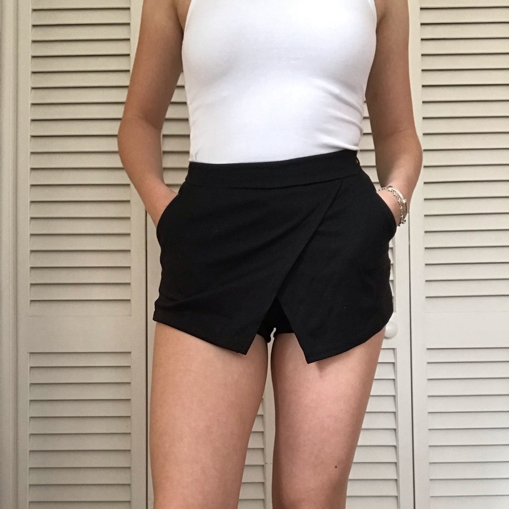 Envelope shorts